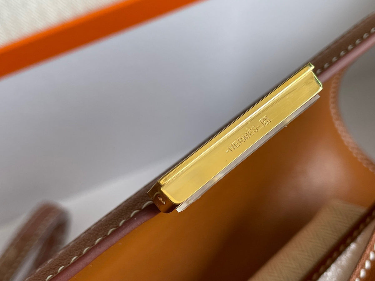 Hermès Gold Vibrato Constance 19cm  Gold GHW