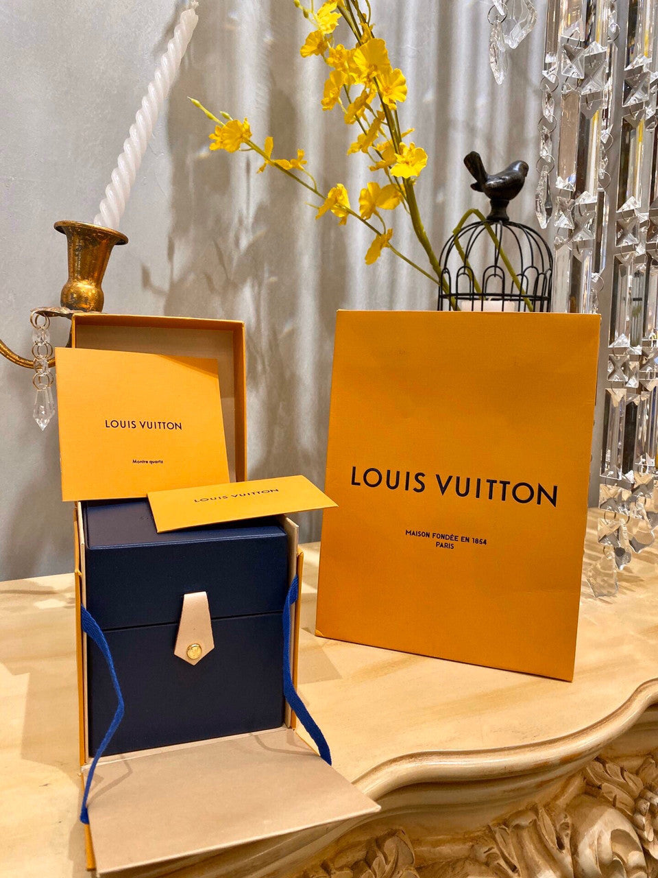 Louis Vuitton Q1Q000  TAMBOUR ALL BLACK TABLE CLOCK GMT