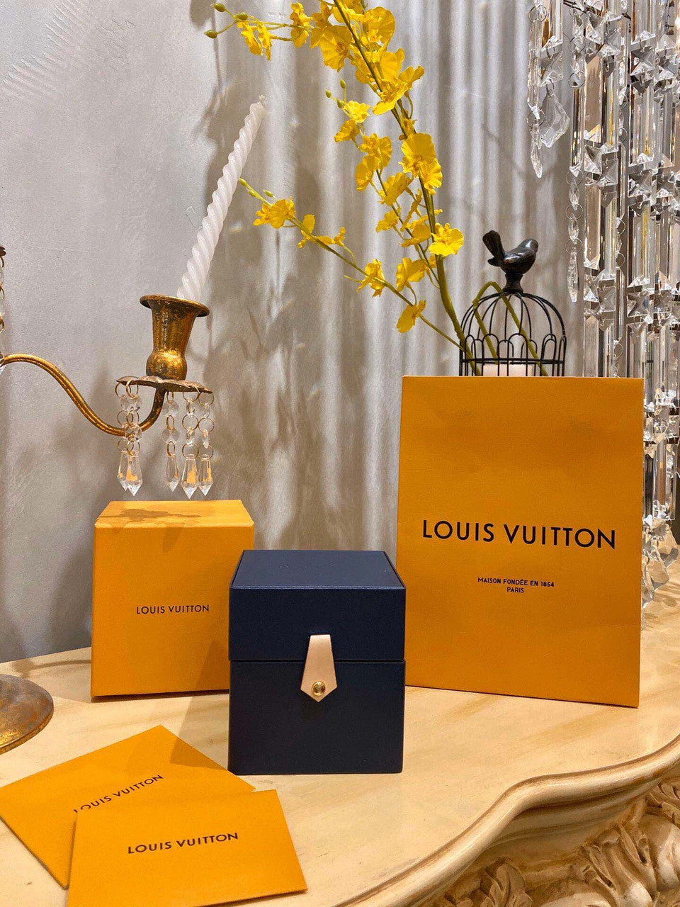 Louis Vuitton Q1Q000  TAMBOUR ALL BLACK TABLE CLOCK GMT