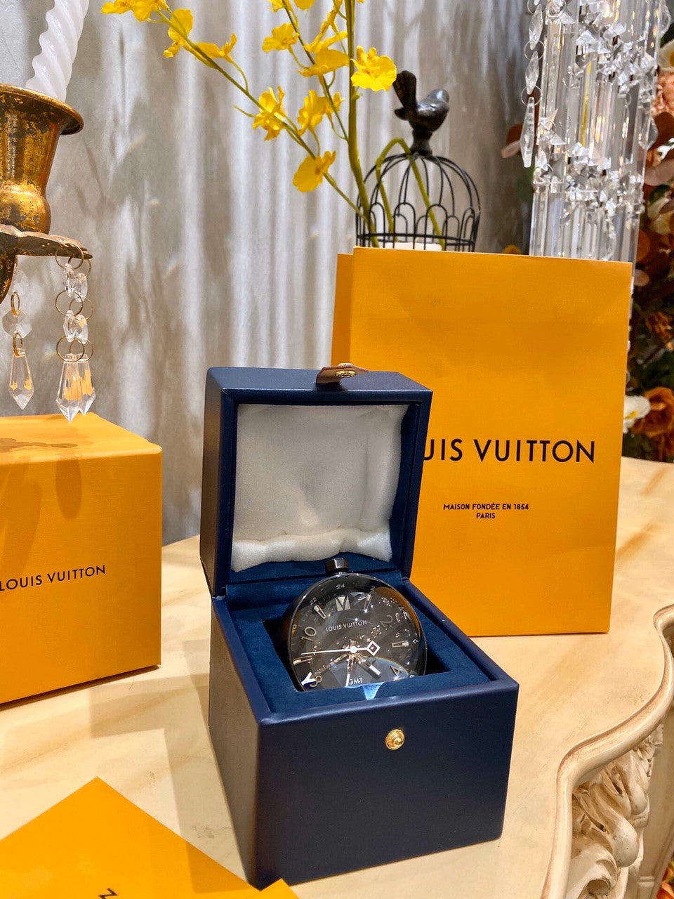 Louis Vuitton Q1Q000  TAMBOUR ALL BLACK TABLE CLOCK GMT