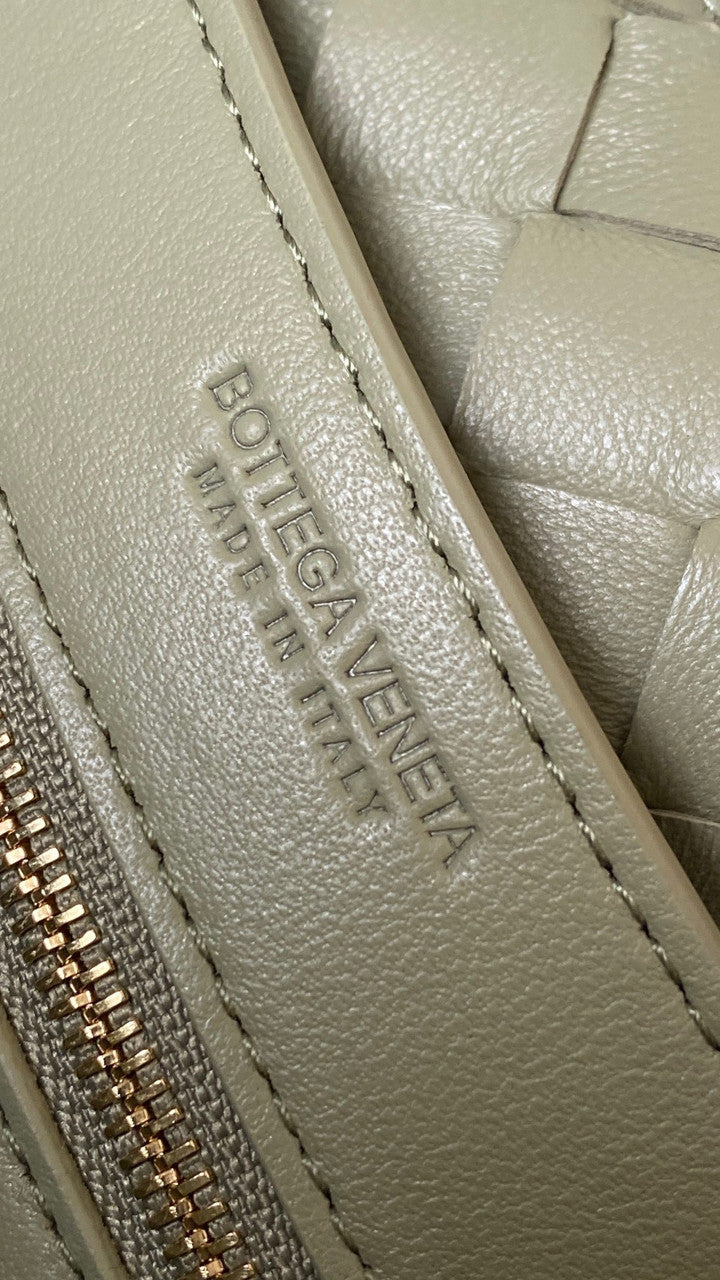 Bottega  Veneta Small Andiamo Bag White
