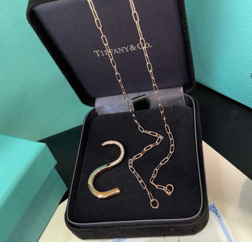 Tiffany Lock Pendant in Yellow Gold with Diamonds, Medium