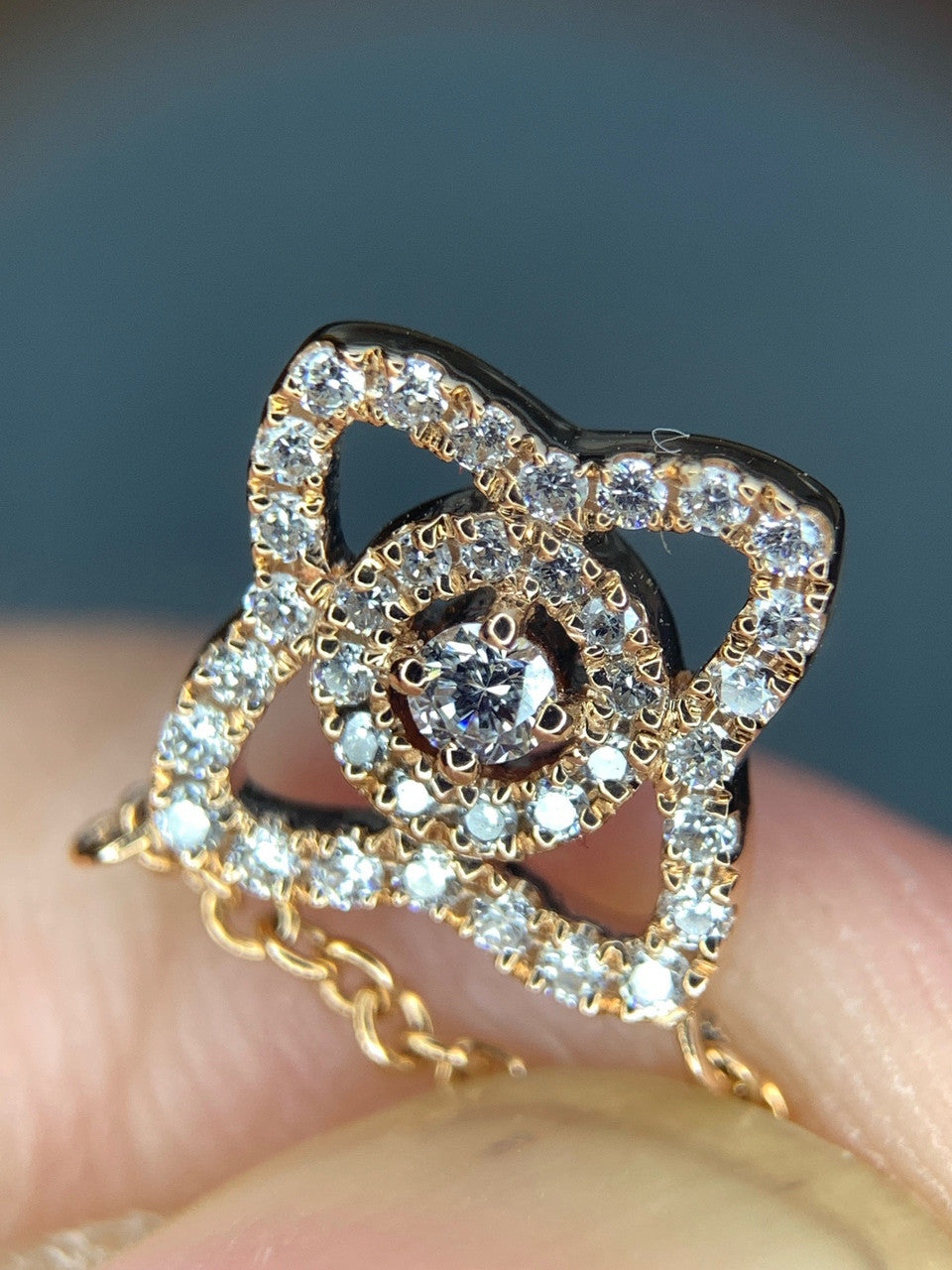 De Beers ENCHANTED LOTUS PENDANT IN ROSE GOLD