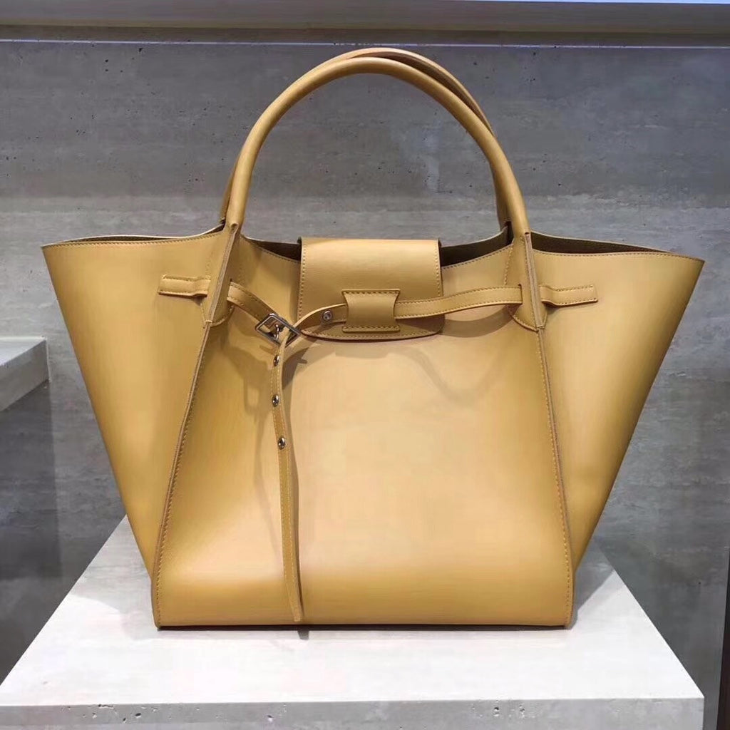 Celine MEDIUM BIG BAG WITH LONG STRAP IN SUPPLE GRAINED CALFSKIN HONEY