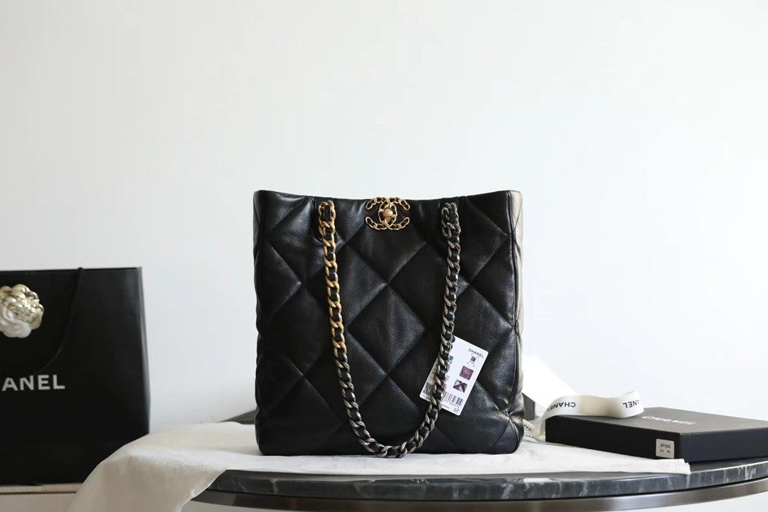 CHANEL 19 SHOPPING BAG 2022
