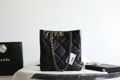 CHANEL 19 SHOPPING BAG 2022