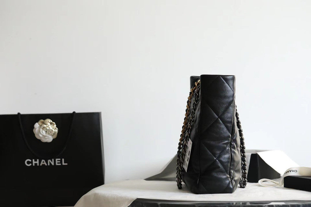 CHANEL 19 SHOPPING BAG 2022