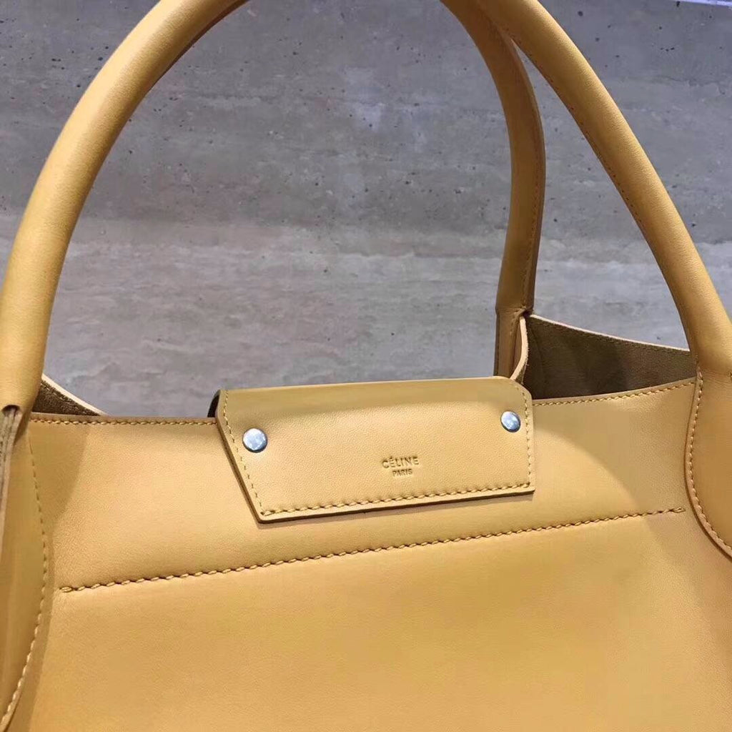 Celine MEDIUM BIG BAG WITH LONG STRAP IN SUPPLE GRAINED CALFSKIN HONEY