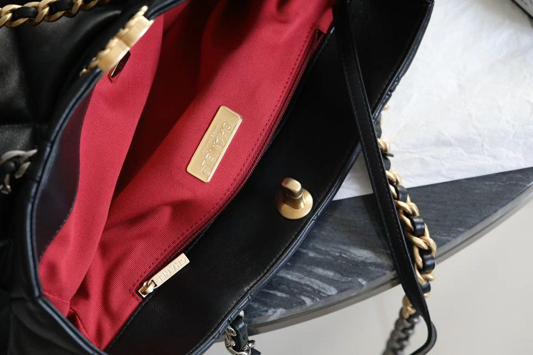 CHANEL 19 SHOPPING BAG 2022