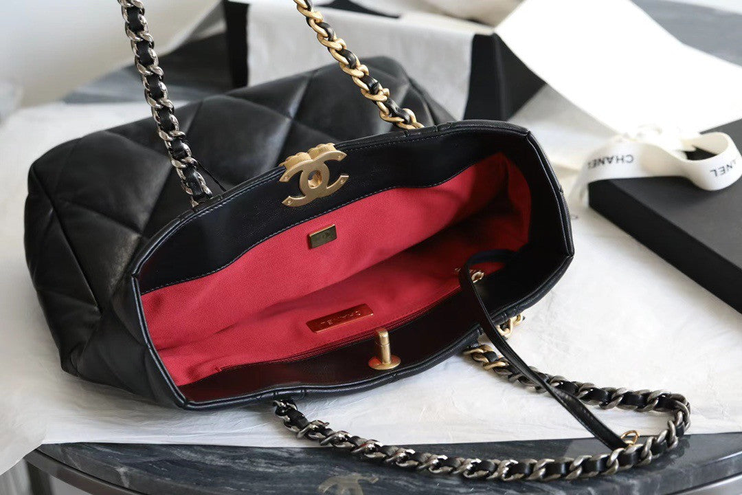 CHANEL 19 SHOPPING BAG 2022