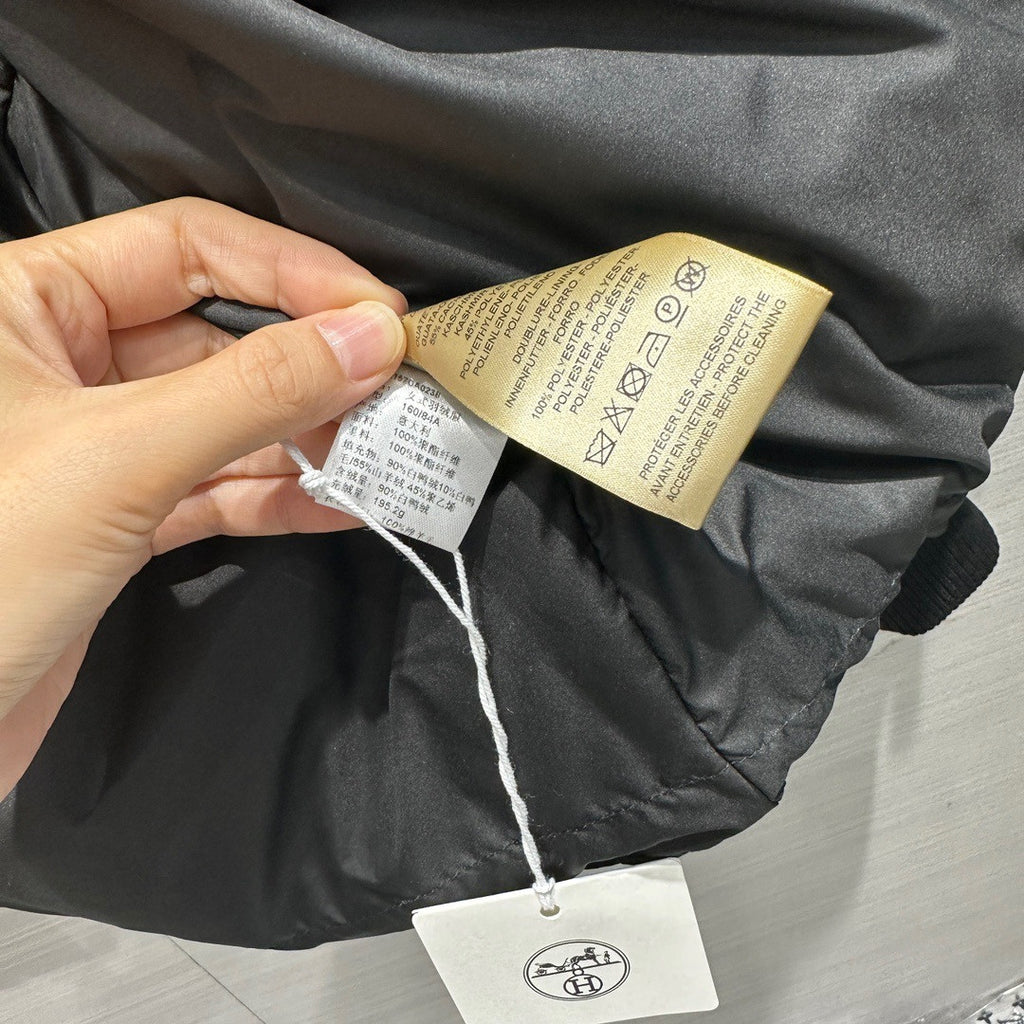 Hermès Short puffer coat 2023