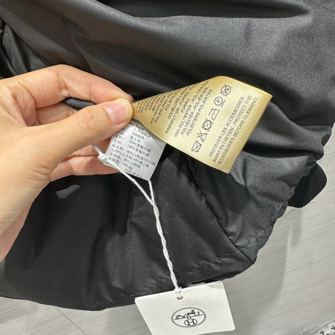 Hermès Short puffer coat 2023