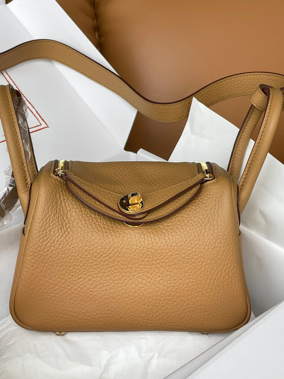Hermes Mini Lindy 20cm Bag Biscuit Togo Leather Gold  Hardware