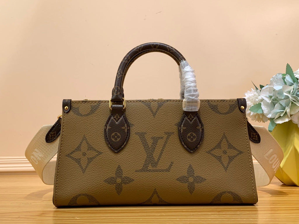Louis Vuitton M46653 OnTheGo East West