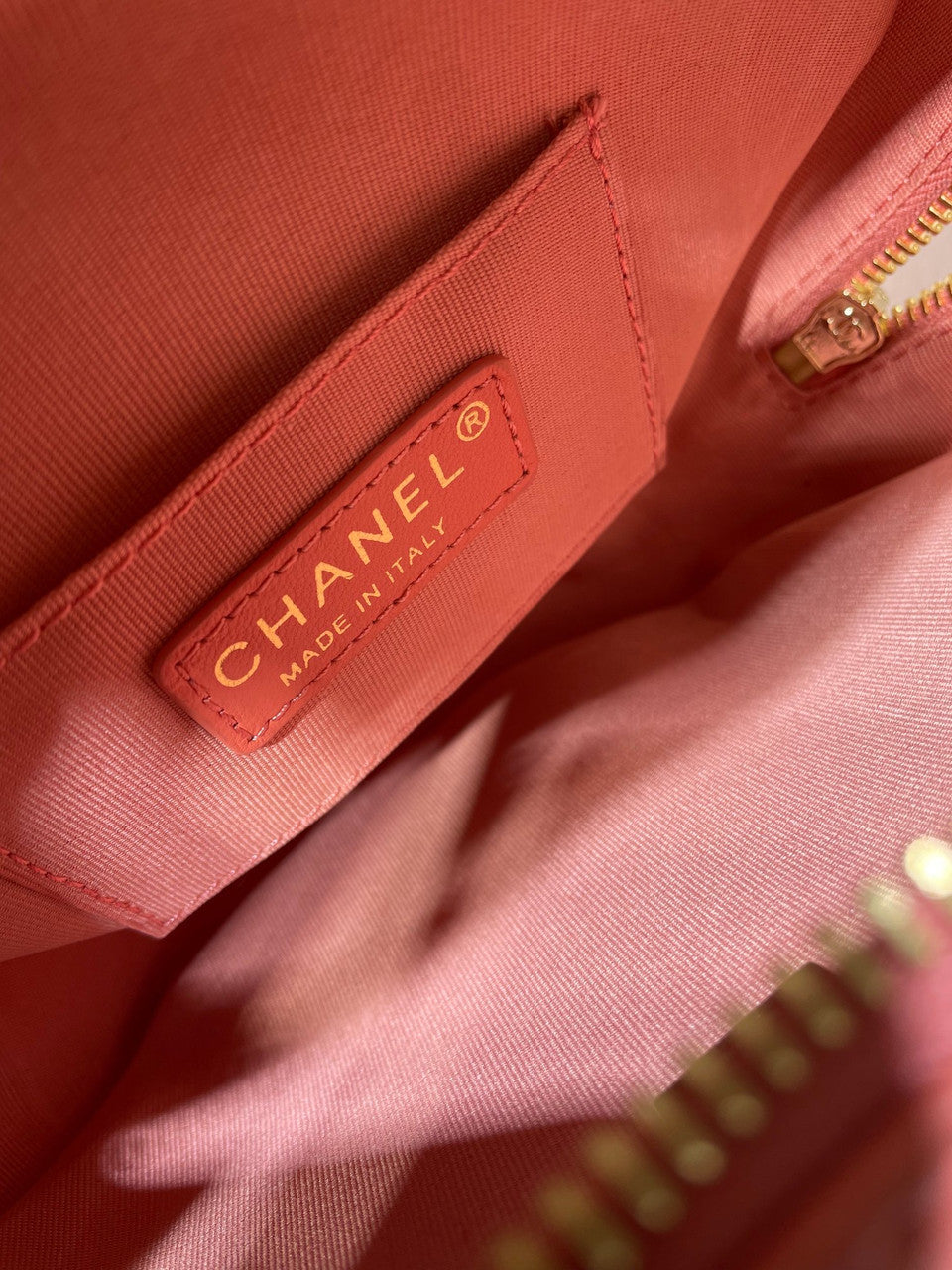 Chanel heart-shaped quilted crossbody bag (Chanel Spring-Summer 2022 Runway Bag Collection)