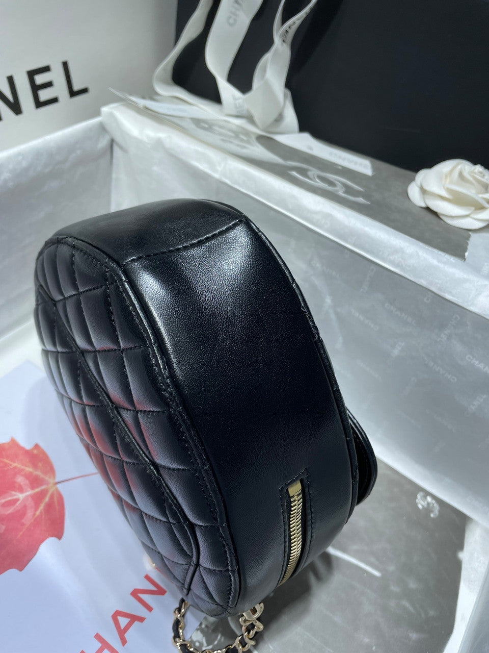 Chanel Black heart-shaped quilted crossbody bag (Chanel Spring-Summer 2022 Runway Bag Collection)