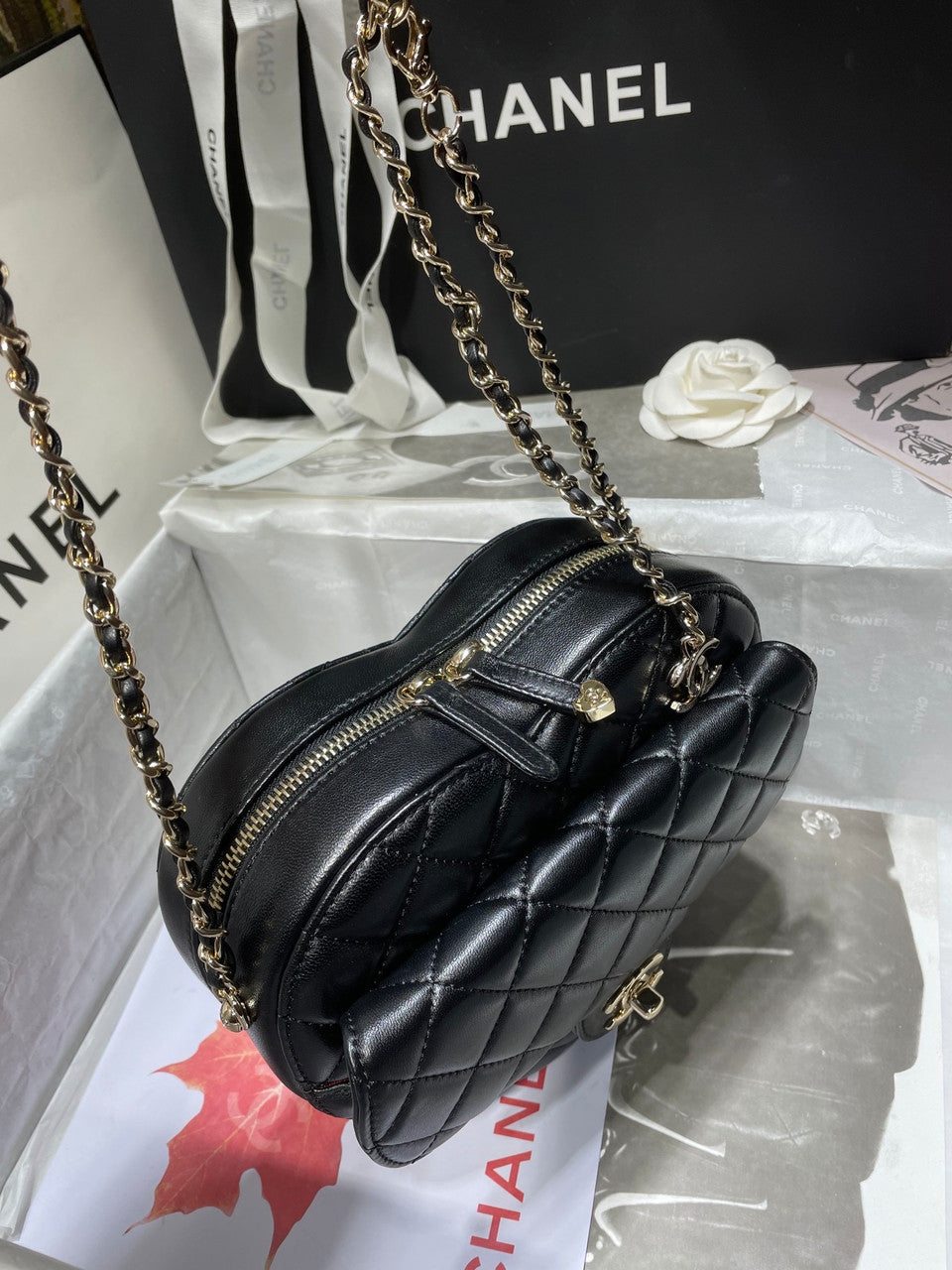 Chanel Black heart-shaped quilted crossbody bag (Chanel Spring-Summer 2022 Runway Bag Collection)