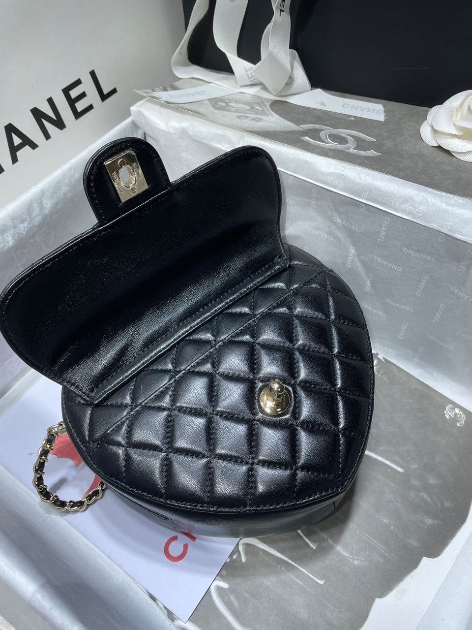 Chanel Black heart-shaped quilted crossbody bag (Chanel Spring-Summer 2022 Runway Bag Collection)