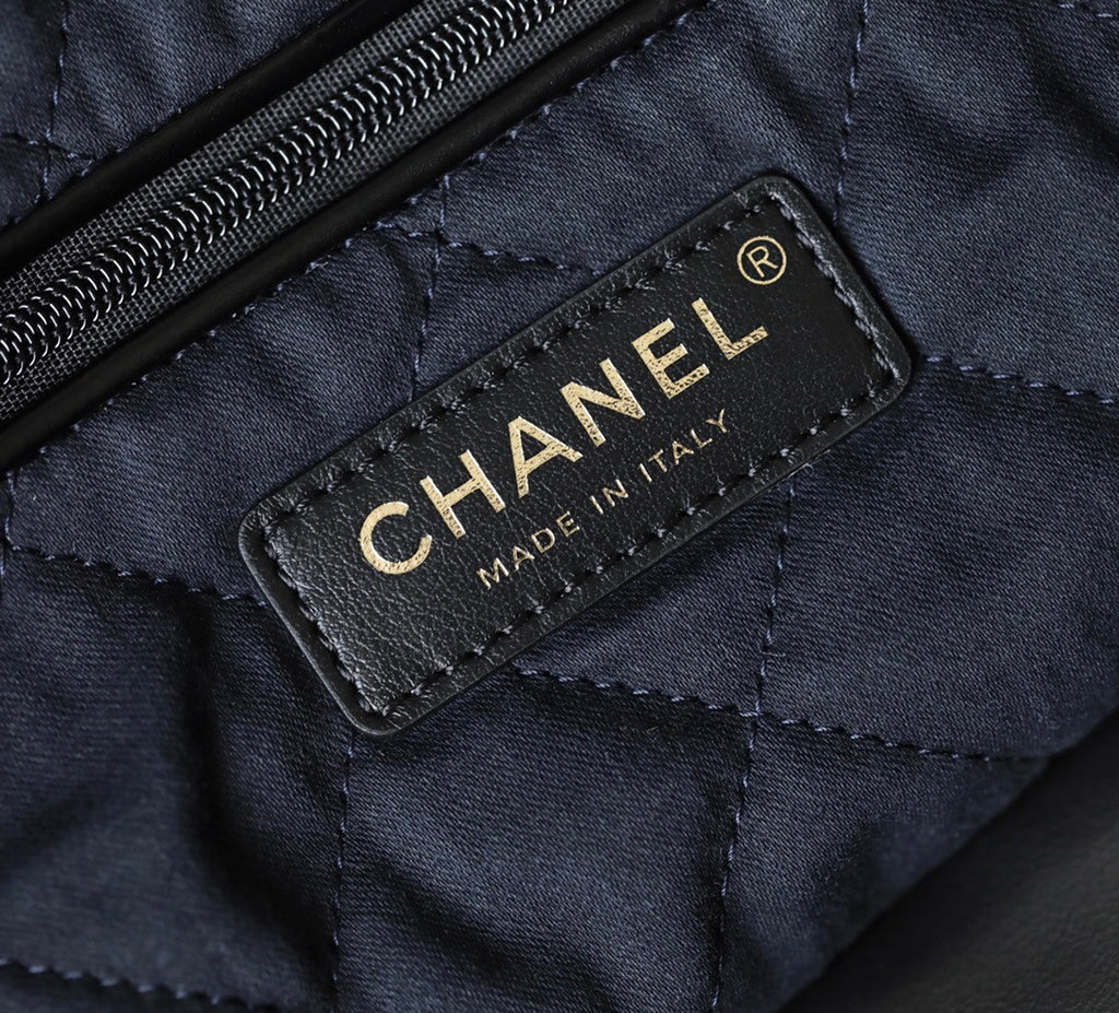 CHANEL 22 HANDBAG Ruthenium Small AW 2022