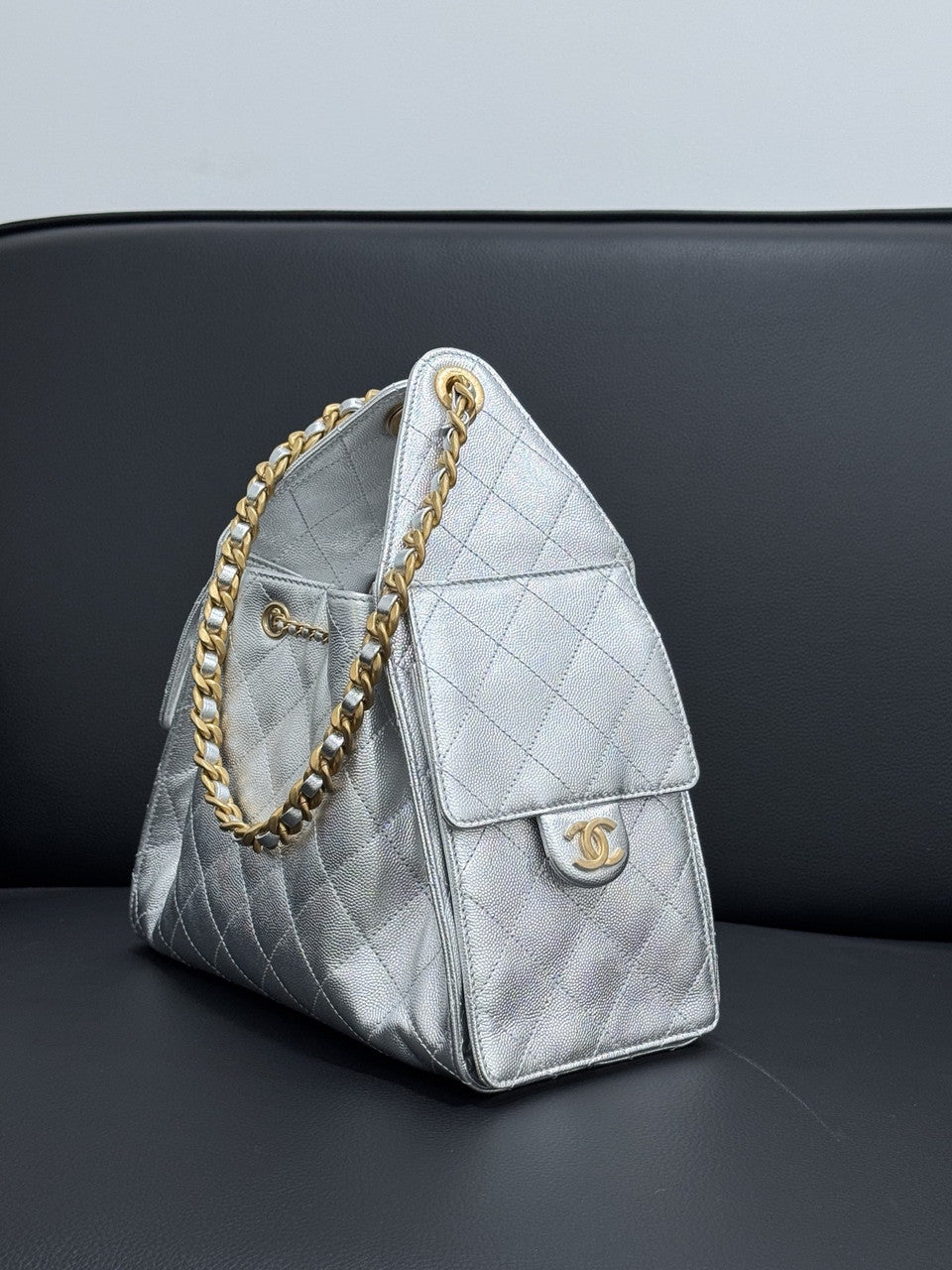 CHANEL 25 SMALL HANDBAG   Metallic Grained Calfskin & Gold Metal  Silvery