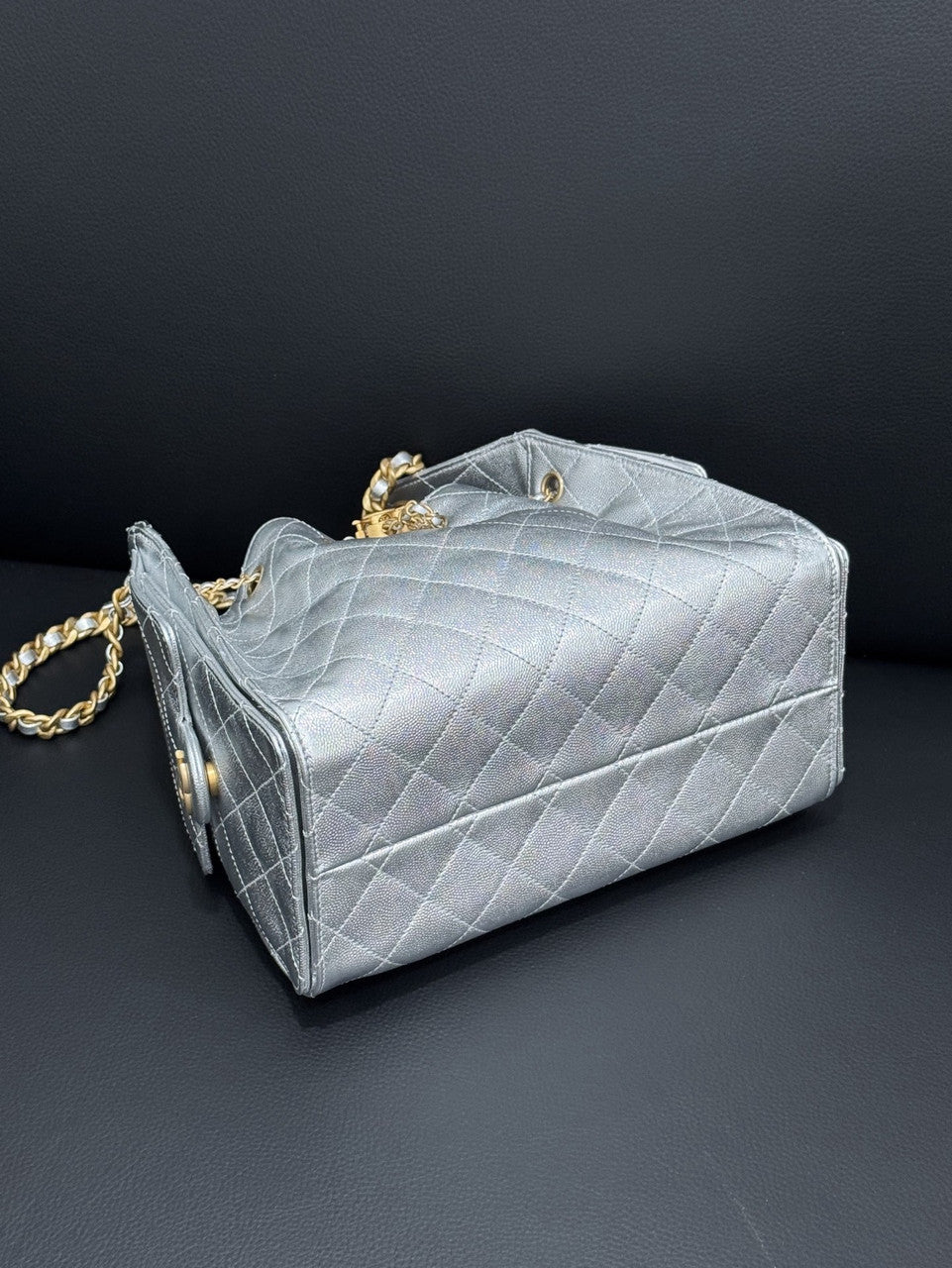 CHANEL 25 SMALL HANDBAG   Metallic Grained Calfskin & Gold Metal  Silvery
