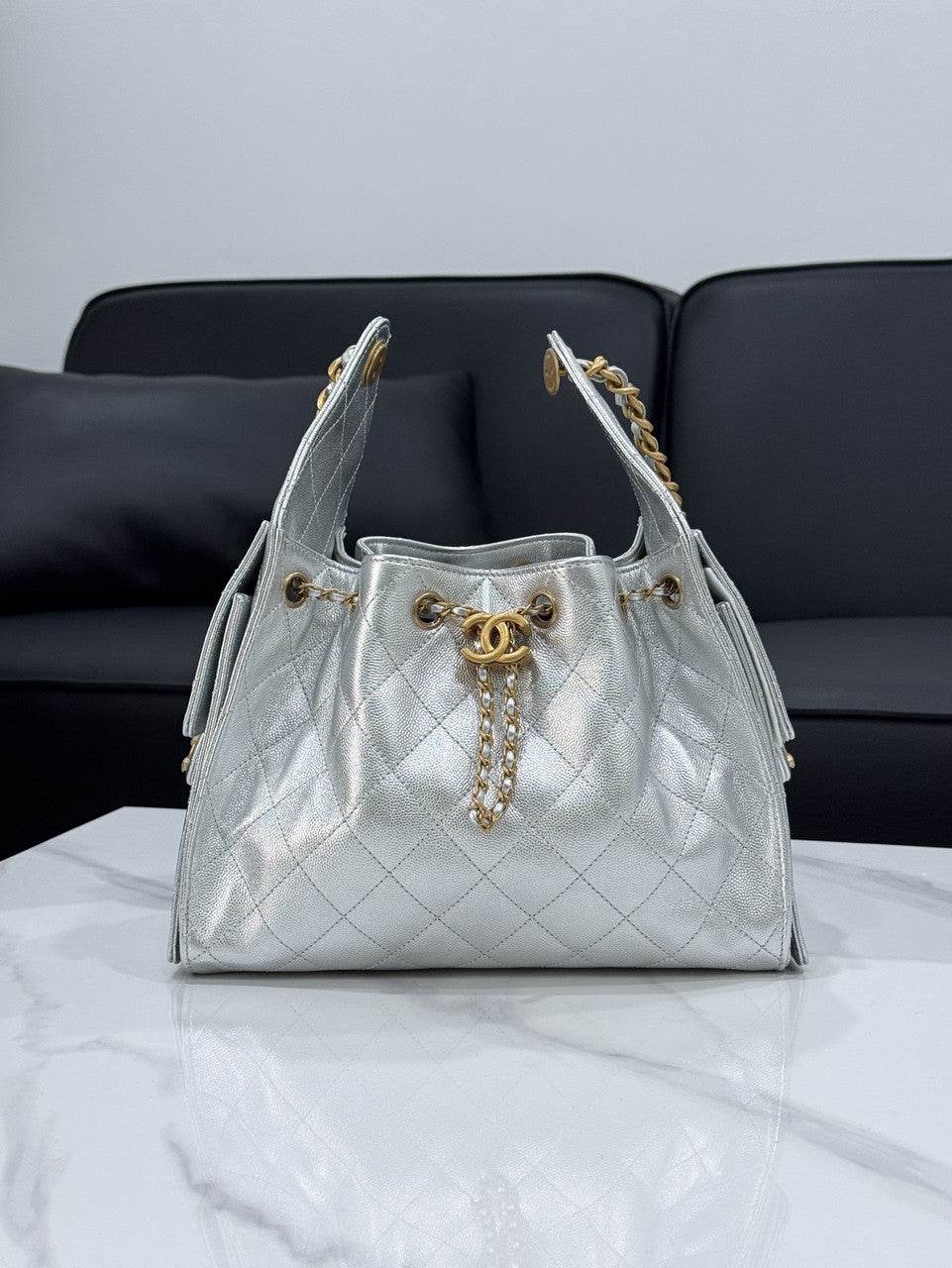 CHANEL 25 SMALL HANDBAG   Metallic Grained Calfskin & Gold Metal  Silvery