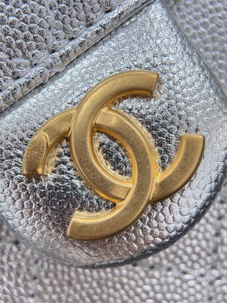 CHANEL 25 SMALL HANDBAG   Metallic Grained Calfskin & Gold Metal  Silvery
