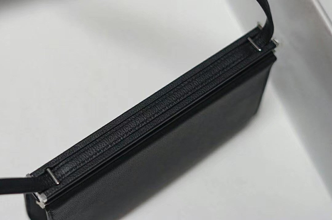 Hermes Clic-H 21 bag Black Evercolor calfskin  with Palladium hardwares