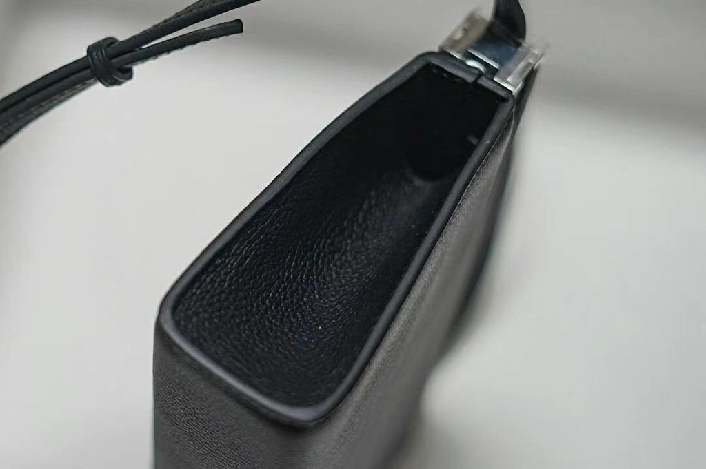 Hermes Clic-H 21 bag Black Evercolor calfskin  with Palladium hardwares