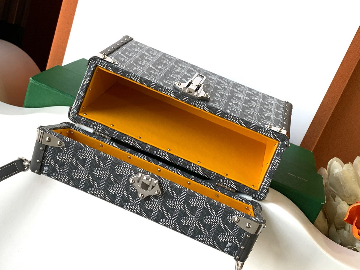 Goyard Goyardine Grey Cassette Trunk Clutch/Shoulder Bag Palladium Hardware Goyard