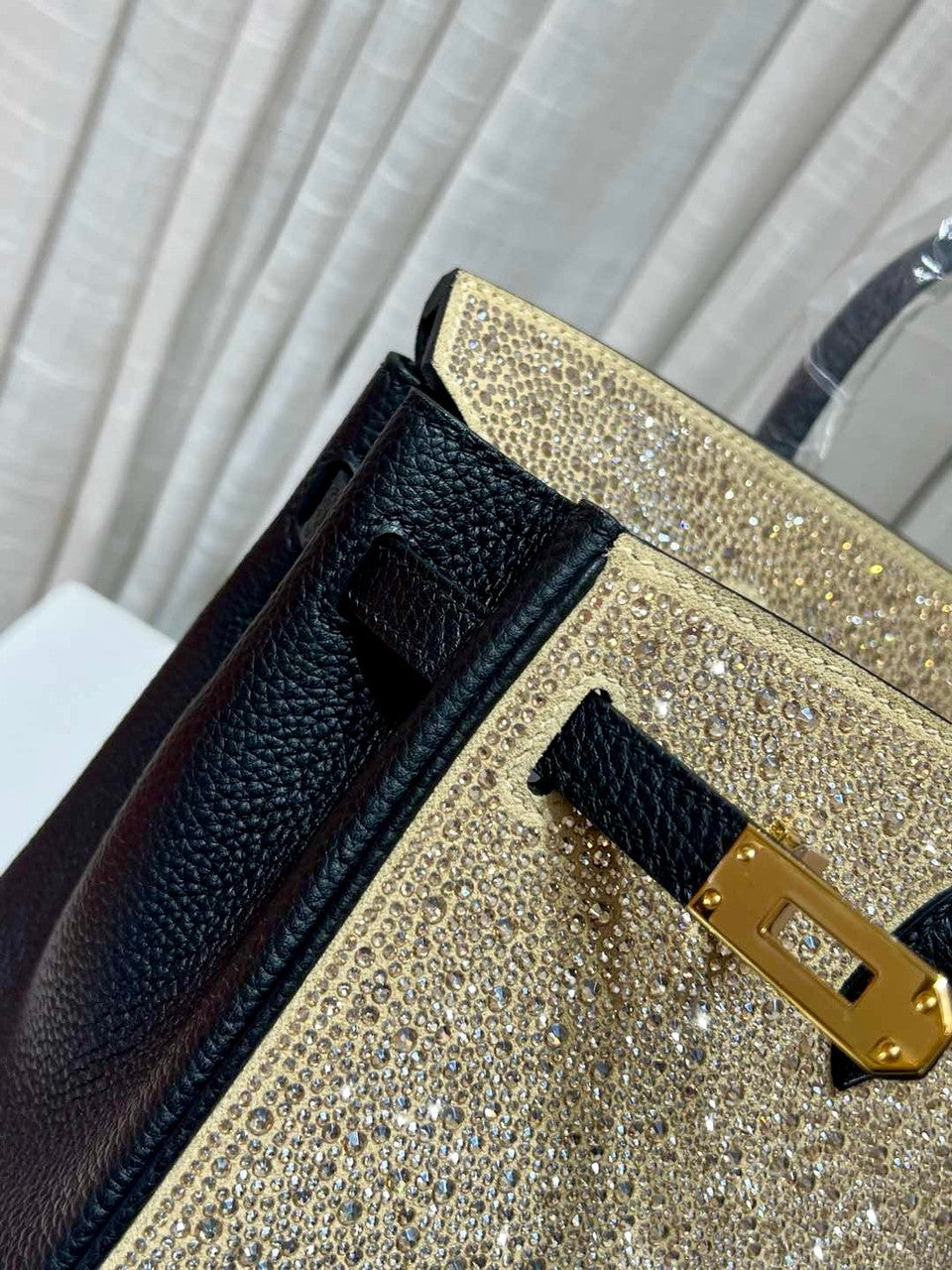 HERMÈS 25CM BIRKIN CUSTOMIZED SWAROVSKI CRYSTAL GOLD HARDWARE WITH GOLD AND BLACK SWIFT LEATHER Hermes