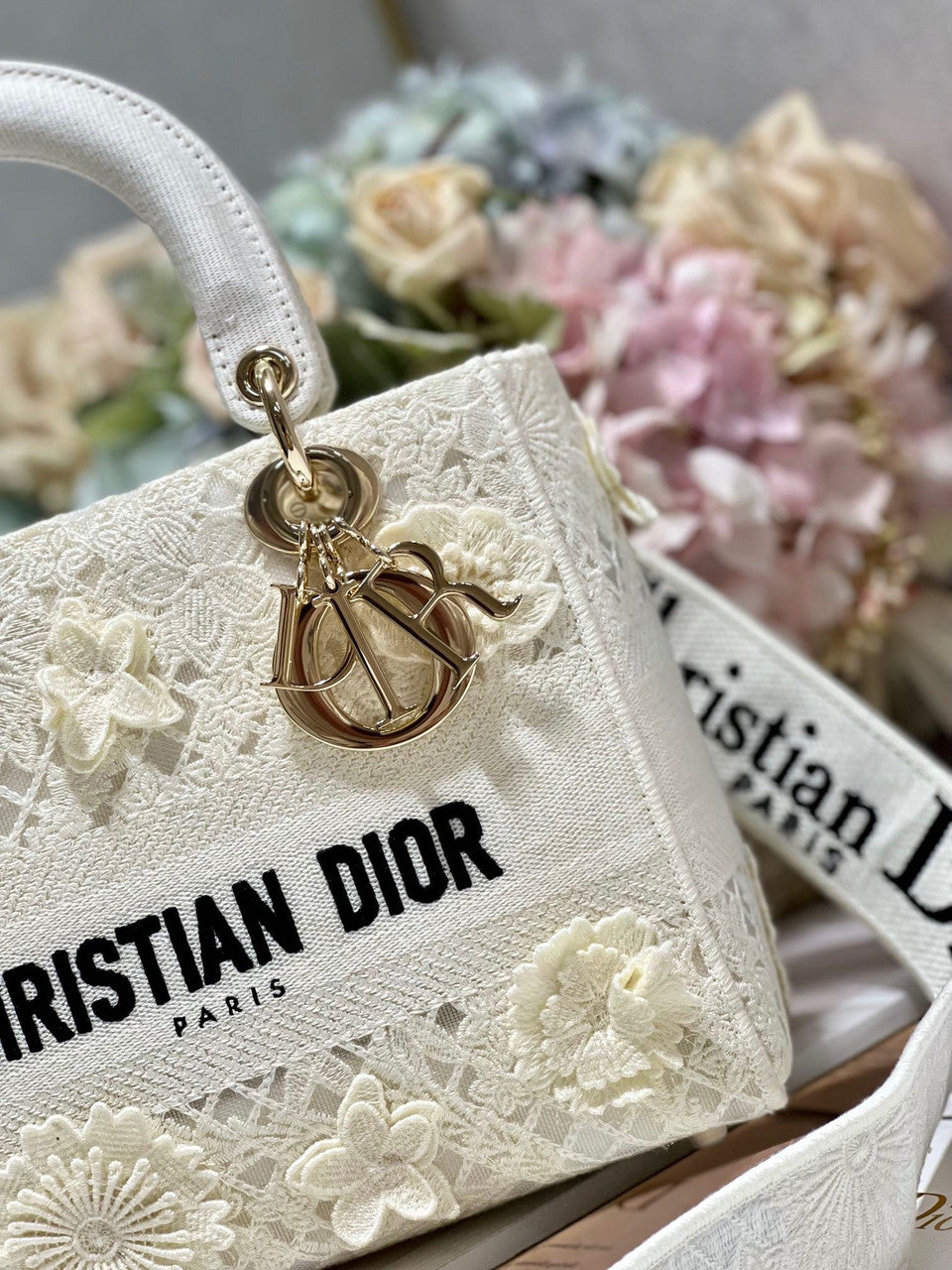Christian Dior MEDIUM LADY D-LITE BAG D-Lace Embroidery with 3D Macramé Effect White