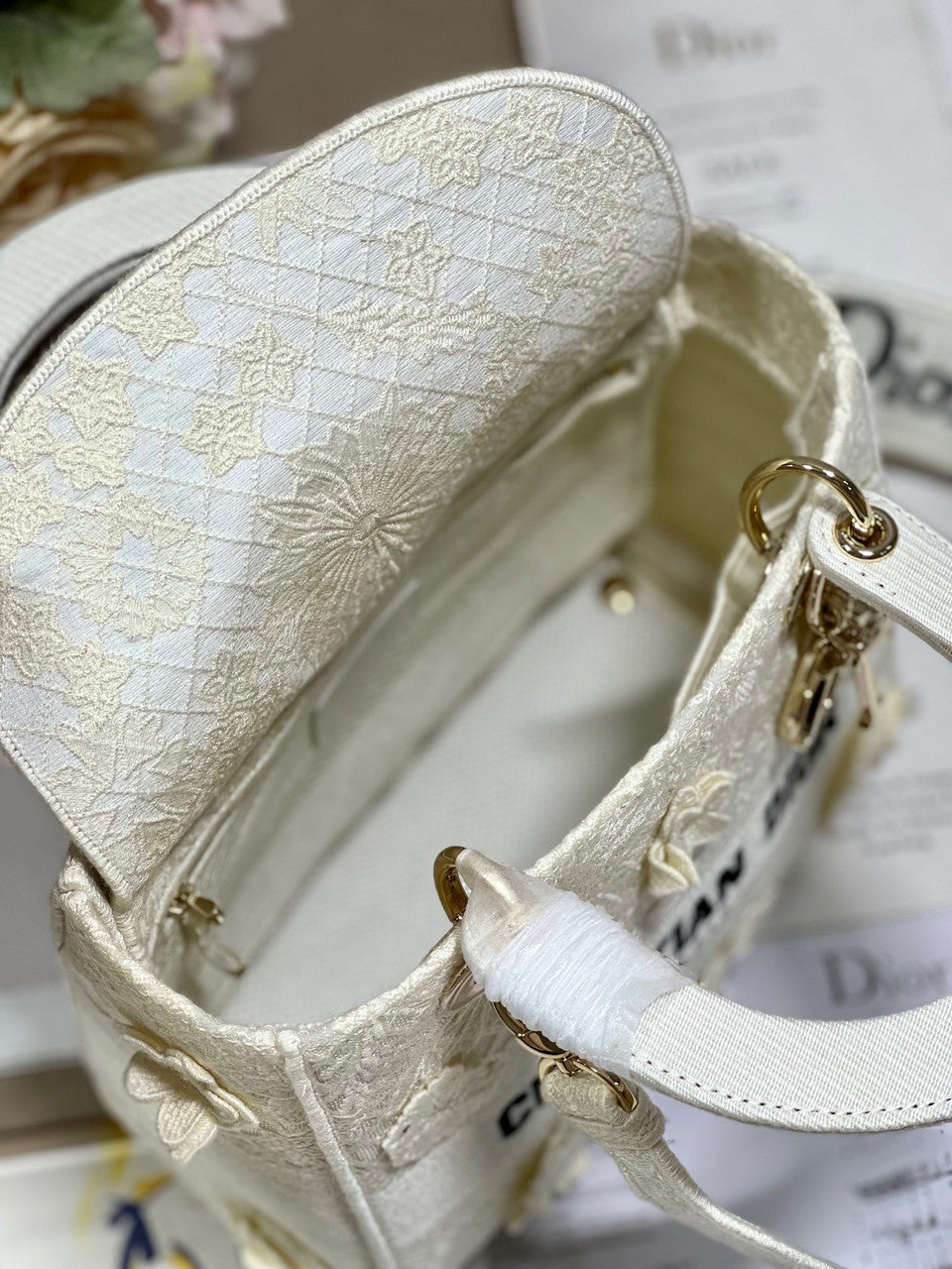 Christian Dior MEDIUM LADY D-LITE BAG D-Lace Embroidery with 3D Macramé Effect White