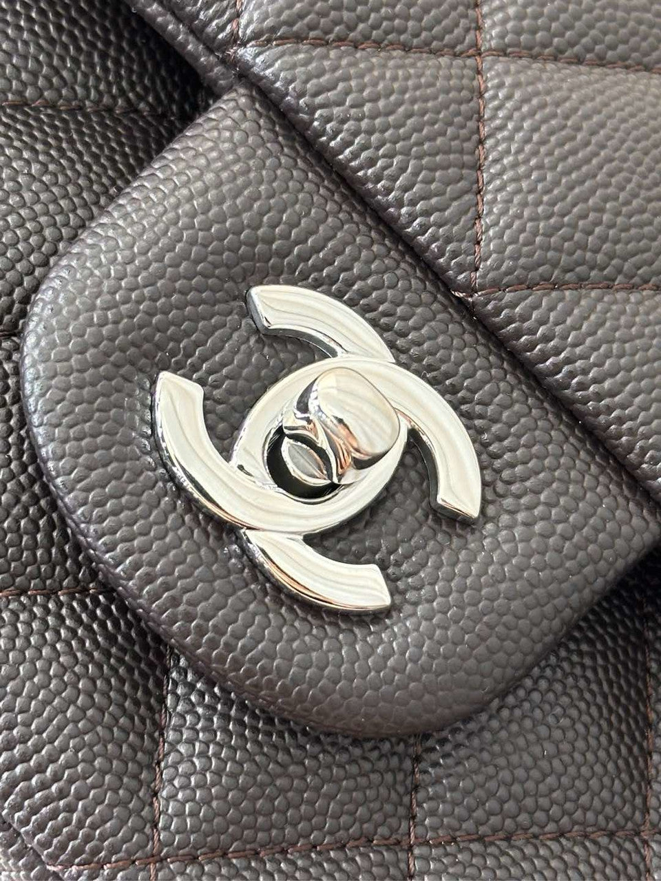 Chanel FALL-WINTER 2024/25 PRE-COLLECTION   CLASSIC 11.12 HANDBAG GREY WITH SILVER HARDWARE Chanel