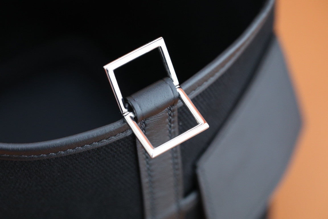 Hermès Picotin Cargo 18 Blue/Black Swift and Toile Canvas Palladium Hardware