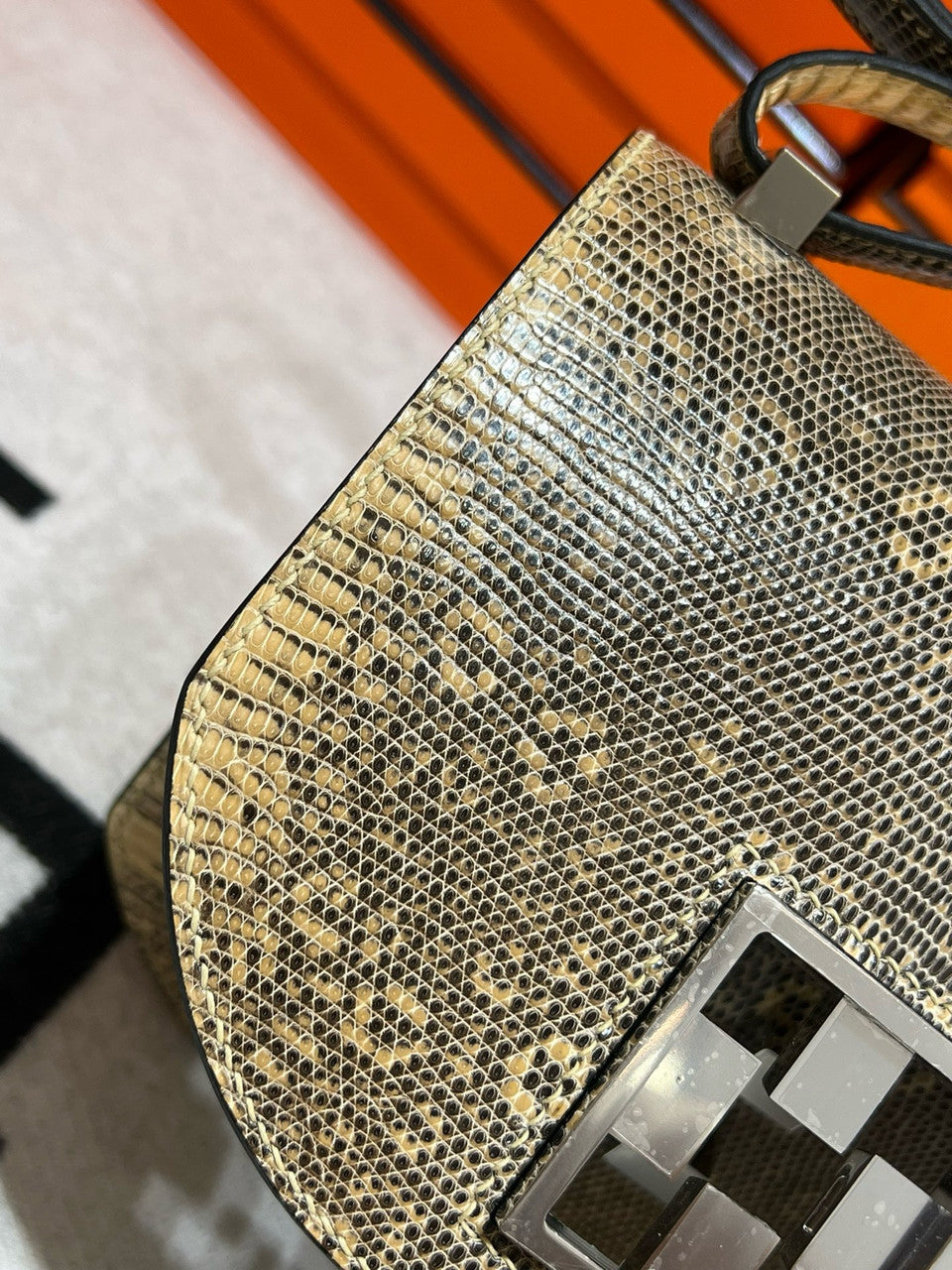 Hermès Ombre Shiny Gold Lizard Mosaique Au 24-17 Hermes