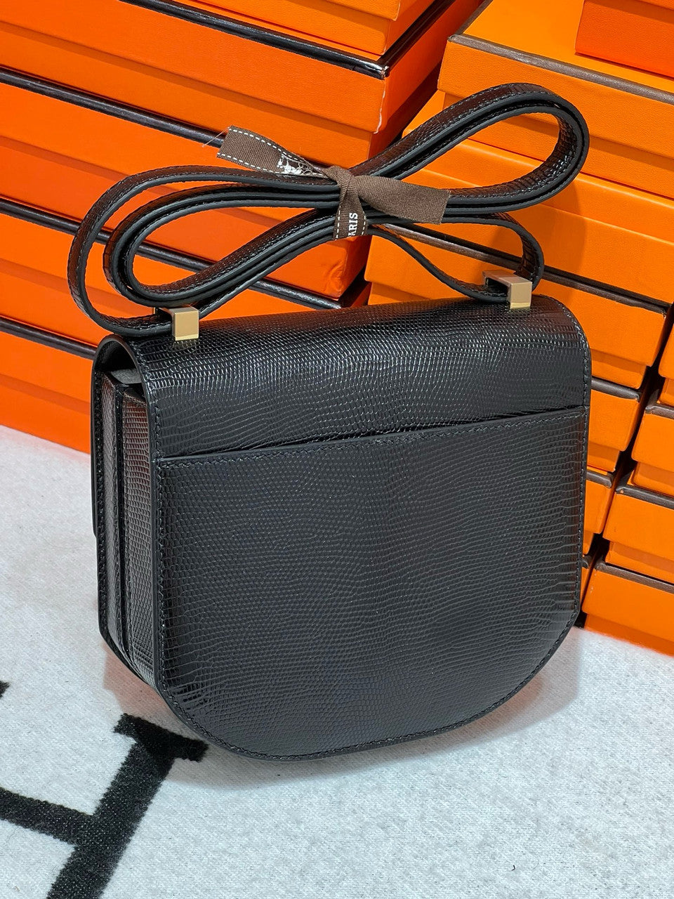 Hermès Ombre Shiny Black Lizard Mosaique Au 24-17 with Gold Hardware Hermes