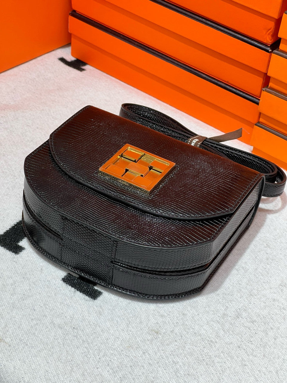 Hermès Ombre Shiny Black Lizard Mosaique Au 24-17 with Gold Hardware Hermes