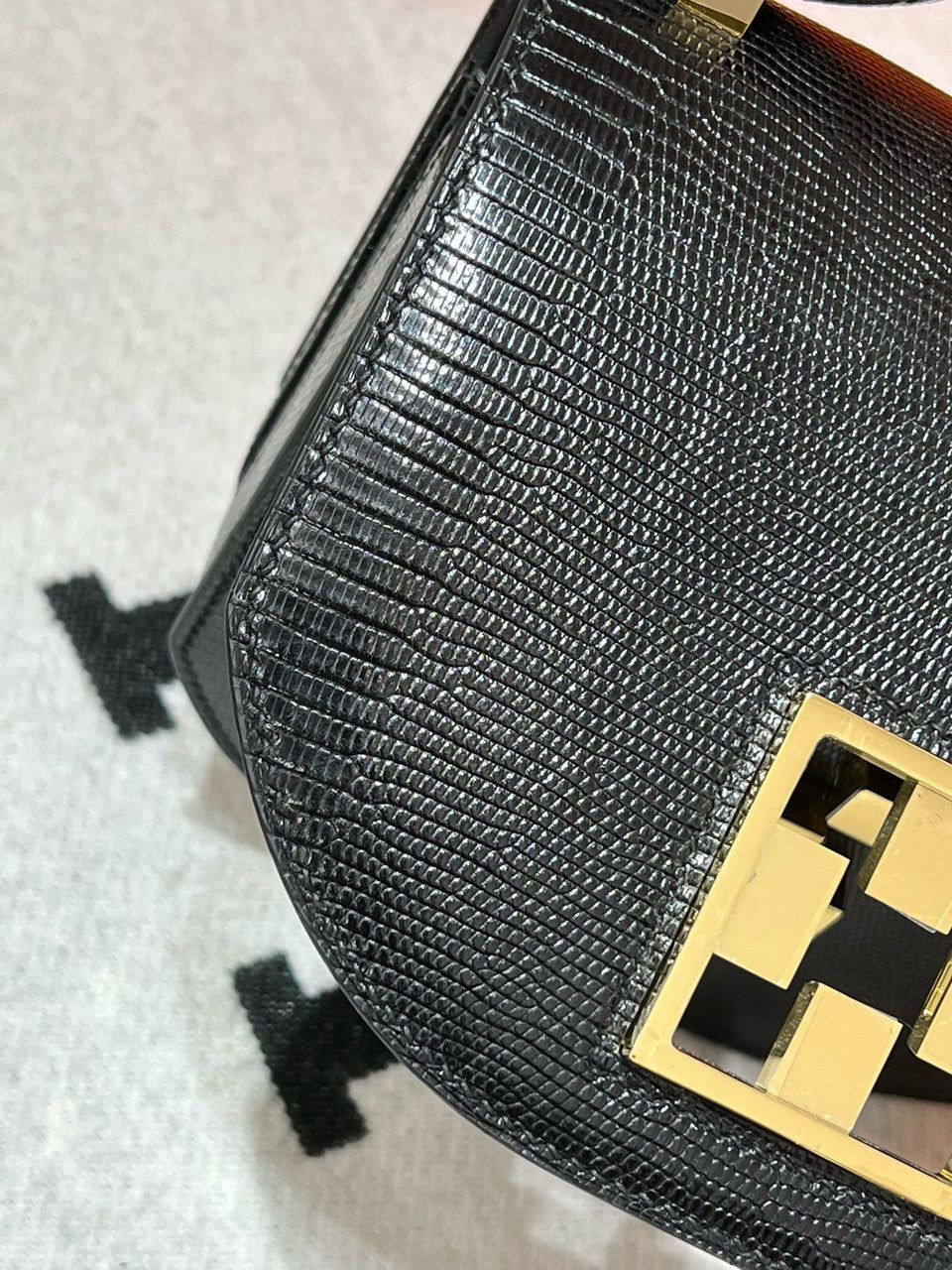 Hermès Ombre Shiny Black Lizard Mosaique Au 24-17 with Gold Hardware Hermes