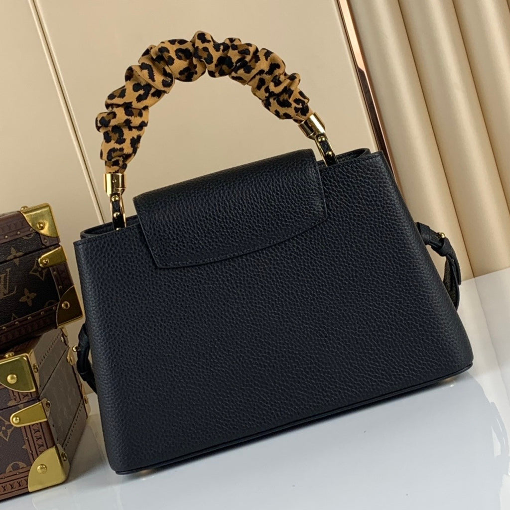 Louis Vuitton M58732  CAPUCINES MM BAG