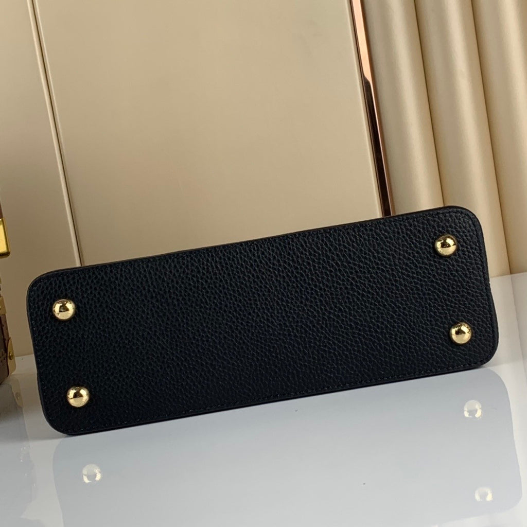 Louis Vuitton M58732  CAPUCINES MM BAG