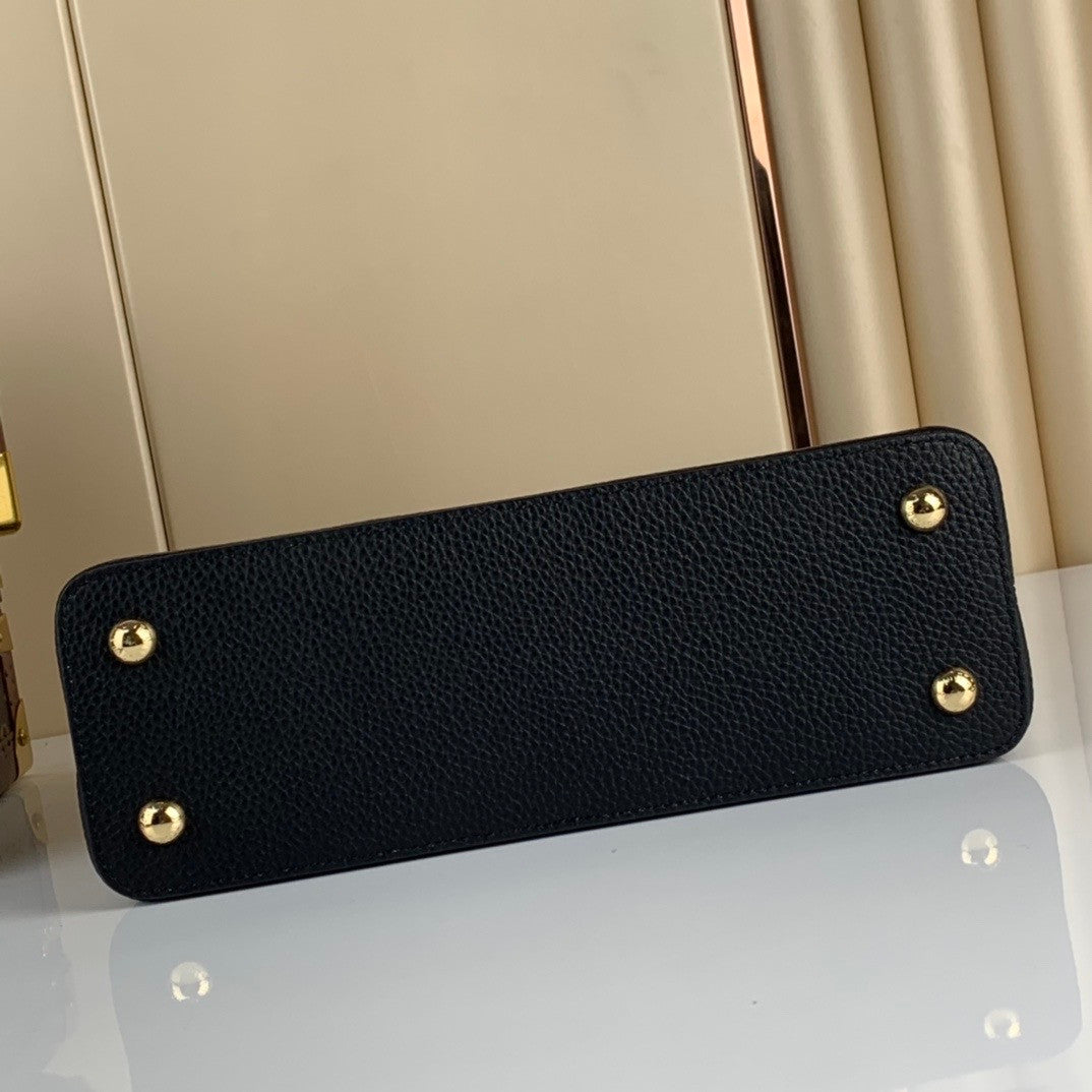 Louis Vuitton M58732  CAPUCINES MM BAG