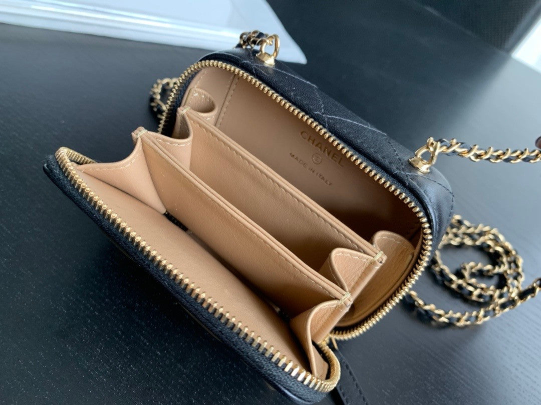 Chanel CLUTCH WITH CHAIN