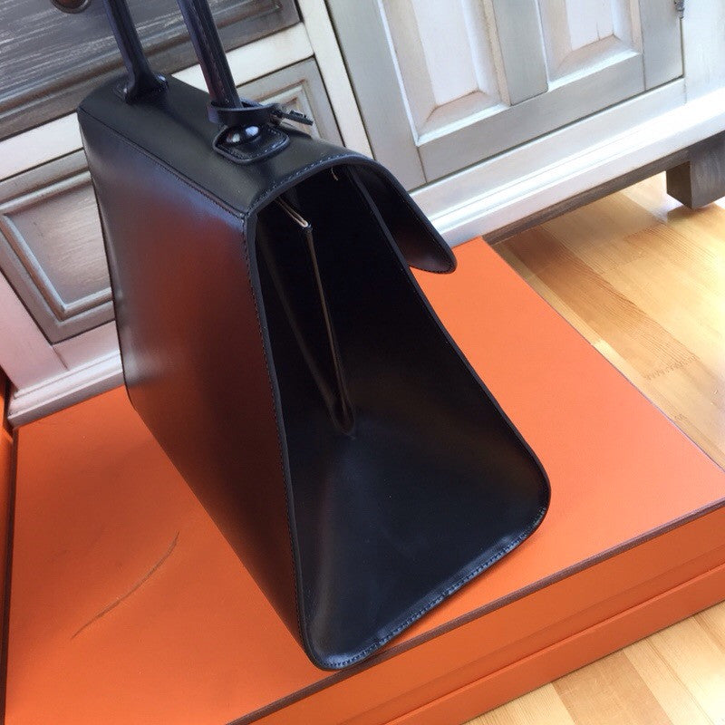 Delvaux L'Humour Brillant MM "Ceci N'est Pas Un Delvaux"