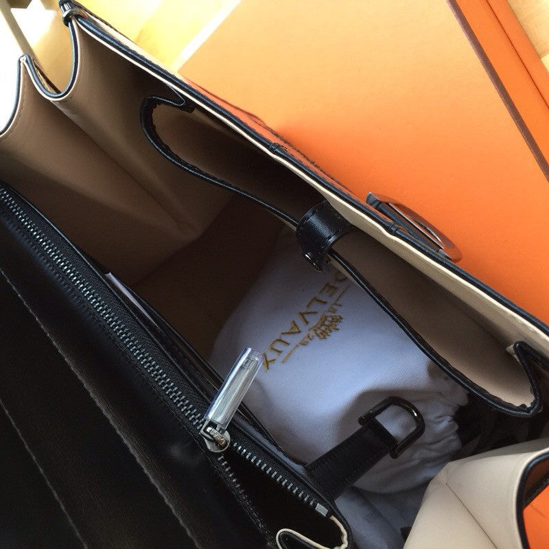 Delvaux L'Humour Brillant MM "Ceci N'est Pas Un Delvaux"