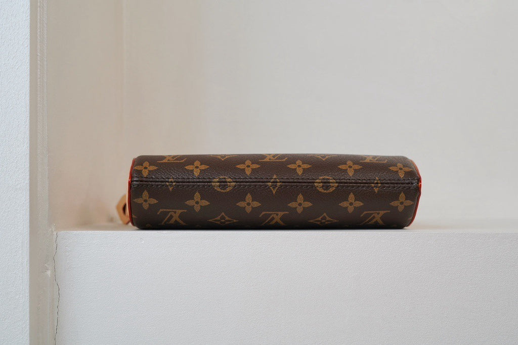 Louis Vuitton M12859 Pochette Tirette Bag