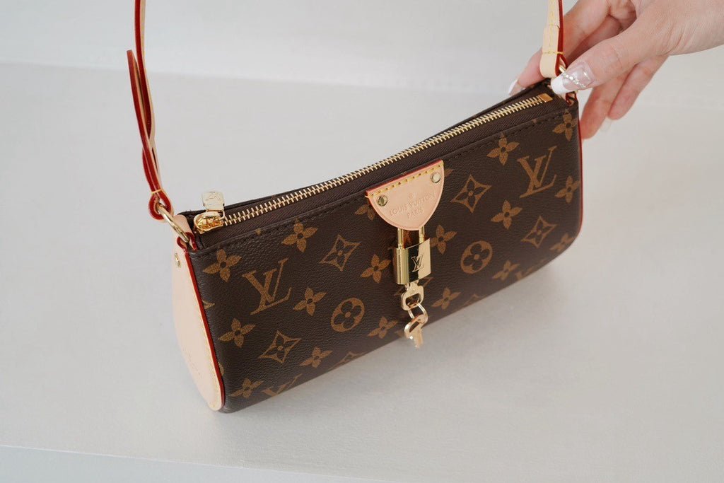 Louis Vuitton M12859 Pochette Tirette Bag