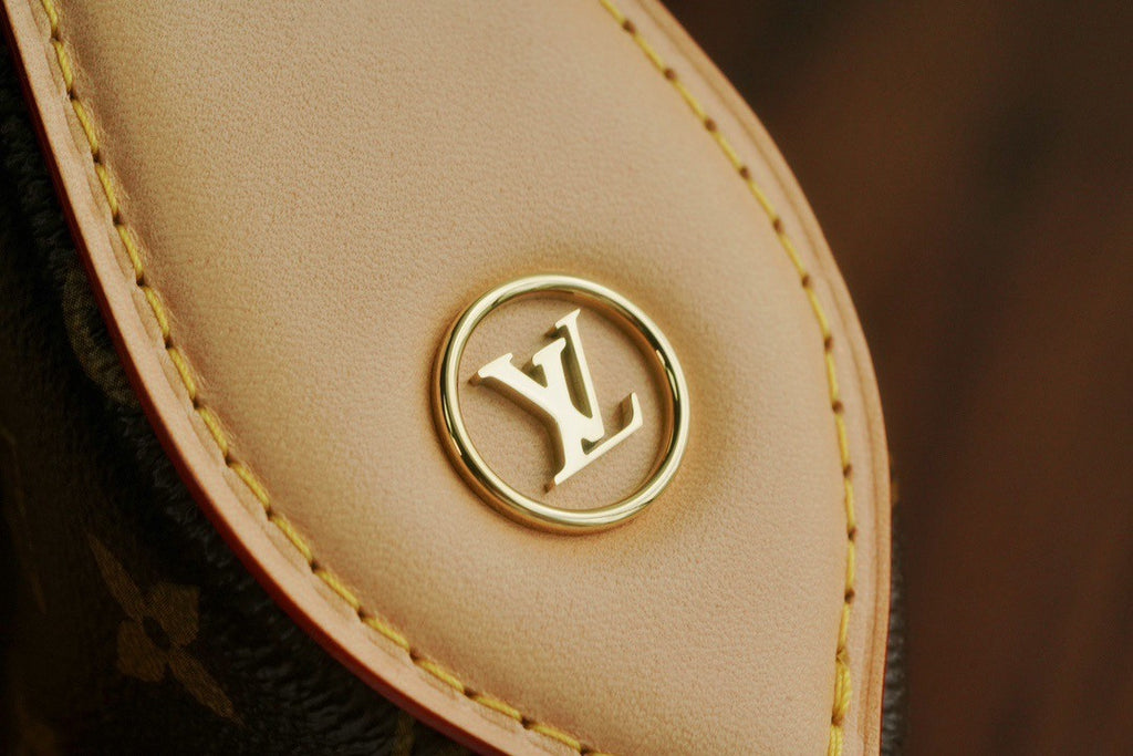 Louis Vuitton M12859 Pochette Tirette Bag