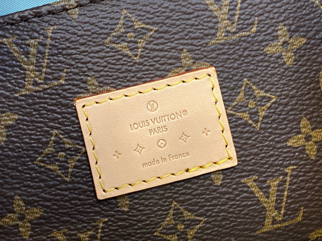 Louis Vuitton M24028 New LV Remix Reade PM Sky