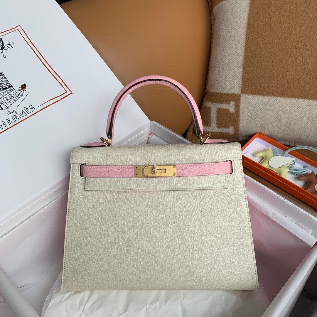 HERMES HORSESHORE  KELLY 28 SELLIER CRAIE/ PINK SAKURA CHEVRE GOLD HARDWARE